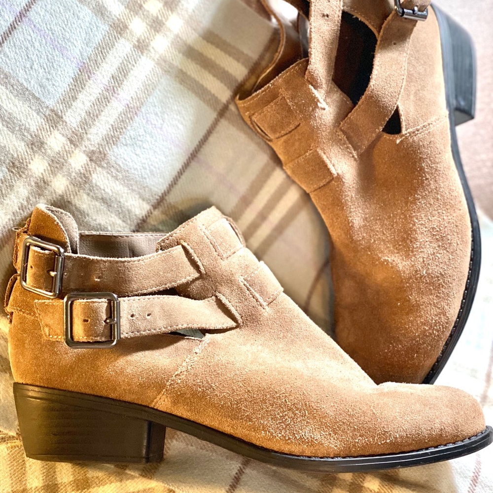 Booties - Picture 3 of 4